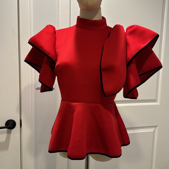 Beautiful dramatic top with puff sleeve and bow. True red with black outline . - Picture 2 of 6